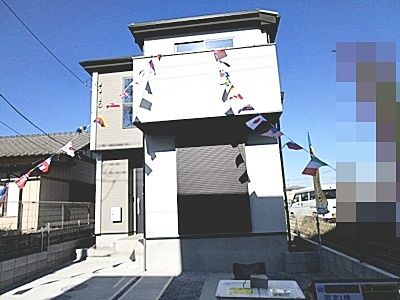 土地約32坪。南北両面道路。日当たり・開放感良好。カースペース並列２台分。常時内覧可能。