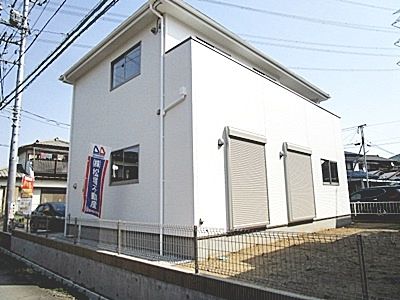 森林公園駅徒歩10分。土地約５７坪でカースペース３台可能。角地。完成済み。