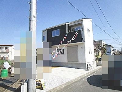 鶴ヶ島駅徒歩７分。日当たり良好。カースペース並列２台分。南東道路面。完成済み即入居可能。